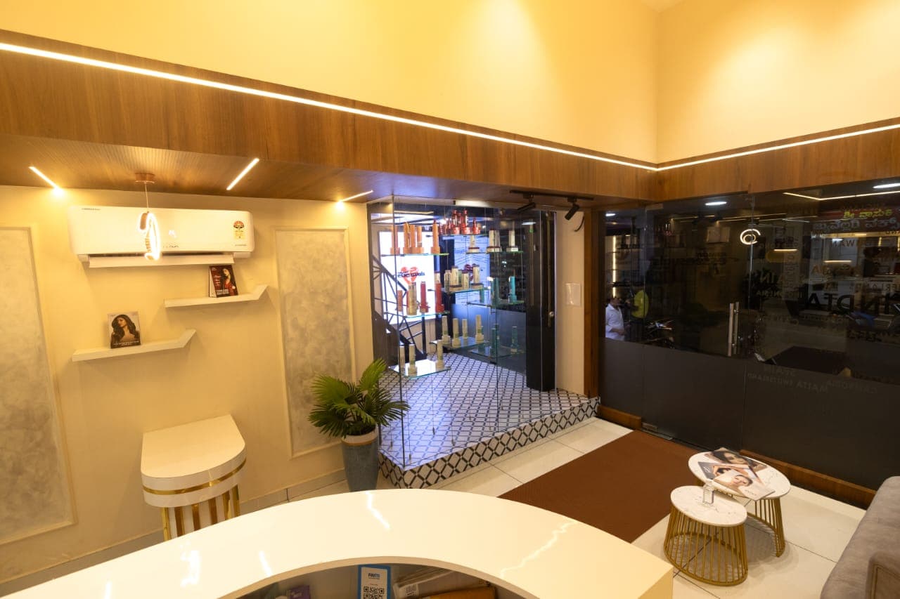 Salon Interior 1