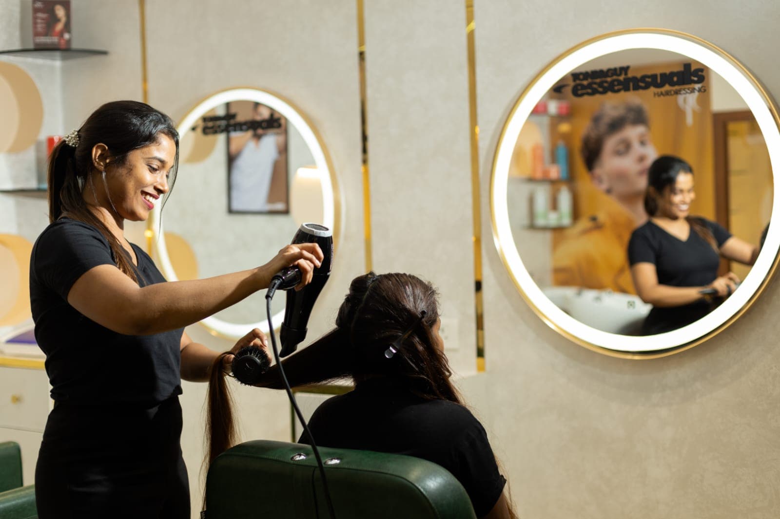 Salon Interior 10