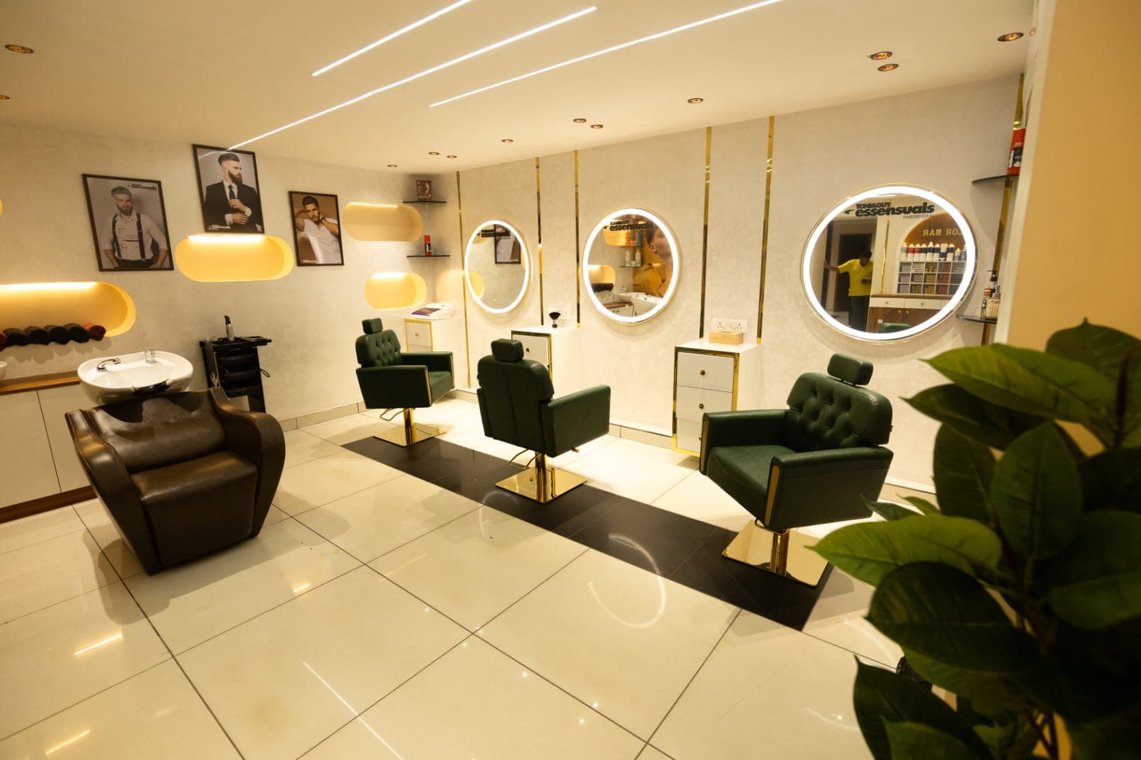 Salon Interior 7